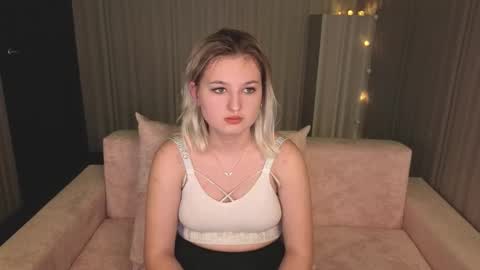 Snapshot of grase_neon chatting on February 2, 2026, 8:13 am grase_neon online show from February 2, 2026, 8:13 am