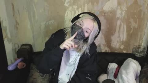 graylovescookies online show from December 18, 2024, 1:15 am