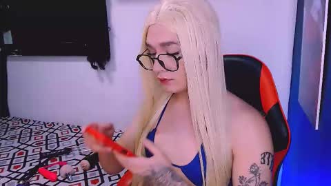 grecia_9inchs online show from October 19, 2025, 8:20 pm