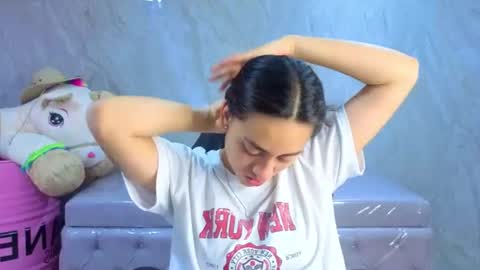 Snapshot of grecia_soler_a chatting on July 2, 2026, 12:44 pm Grecia online show from July 2, 2026, 12:44 pm