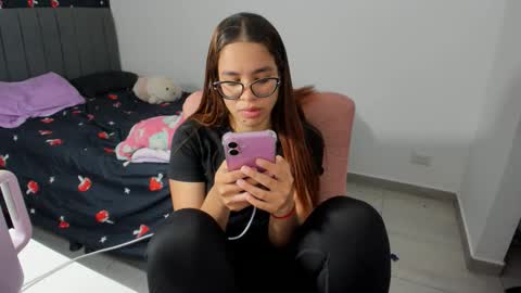 GreciaRuiz online show from November 14, 2025, 1:04 am