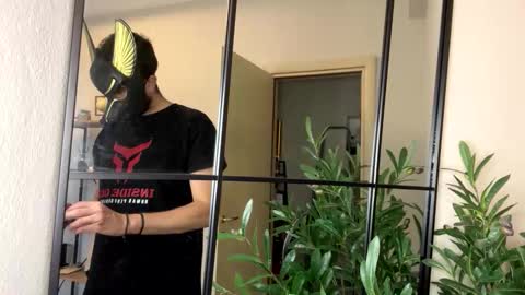 Snapshot of greekraul chatting on October 27, 2025, 10:19 am Raul The Greek online show from October 27, 2025, 10:19 am