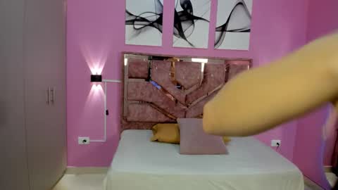 green_lov online show from October 22, 2025, 12:16 pm