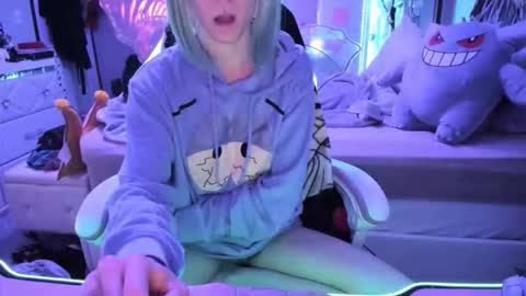 GreenEyedLovexo online show from November 10, 2025, 2:27 pm