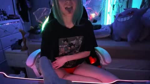 GreenEyedLovexo online show from November 19, 2025, 6:13 am