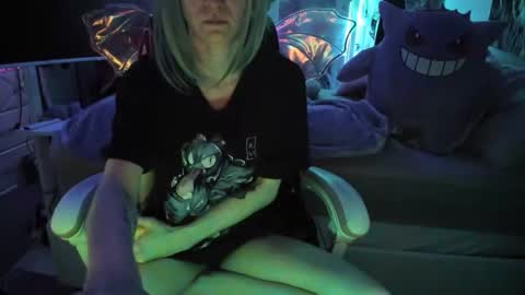 GreenEyedLovexo online show from April 19, 2026, 10:47 am