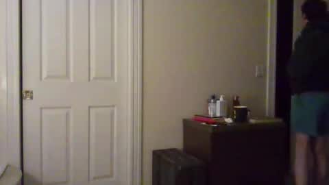 greensweaterboy online show from December 3, 2025, 8:45 am