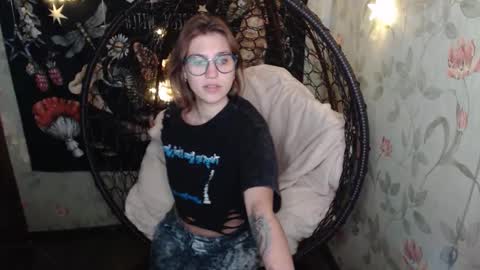 Lina online show from September 26, 2025, 10:08 am