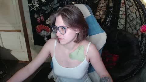 Lina online show from April 9, 2026, 2:22 pm