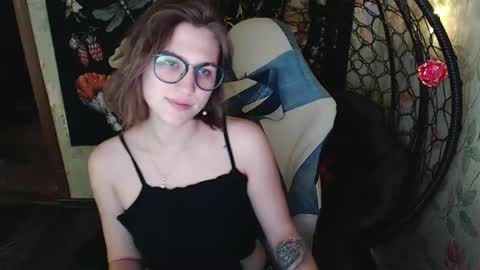 Lina online show from May 20, 2026, 9:37 am