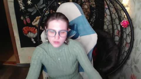Lina online show from May 27, 2026, 12:02 pm