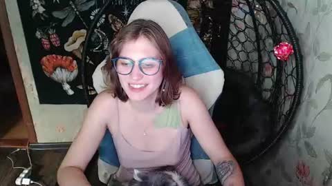 Lina online show from June 25, 2026, 3:49 pm