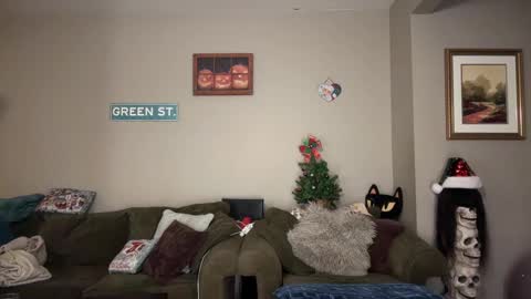 Snapshot of greenxxxqueen chatting on December 21, 2024, 4:19 am SexQueen Nikki online show from December 21, 2024, 4:19 am