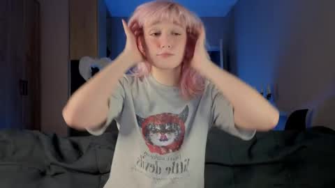 Greg-independent model online show from April 19, 2026, 9:39 pm