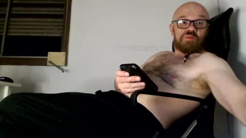 Snapshot of gregthesilly1 chatting on December 16, 2024, 2:38 pm greg online show from December 16, 2024, 2:38 pm