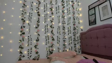 Snapshot of greta_smith2 chatting on December 6, 2024, 11:14 pm Greta online show from December 6, 2024, 11:14 pm
