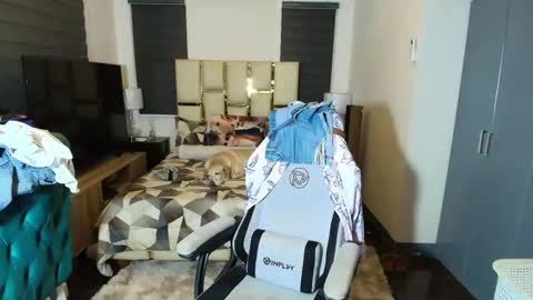 Snapshot of greta_v chatting on December 2, 2025, 10:20 am greta_v online show from December 2, 2025, 10:20 am