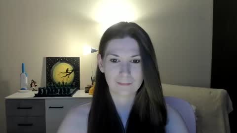 Greta online show from July 4, 2026, 9:43 pm