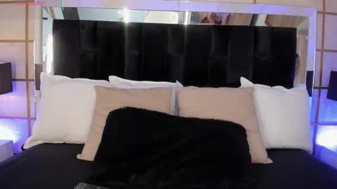 Greta Velvet  online show from October 12, 2025, 6:40 pm