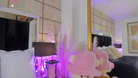 Greta Velvet  online show from October 18, 2025, 7:58 pm