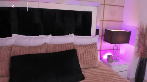 Greta Velvet  online show from January 11, 2026, 4:56 pm