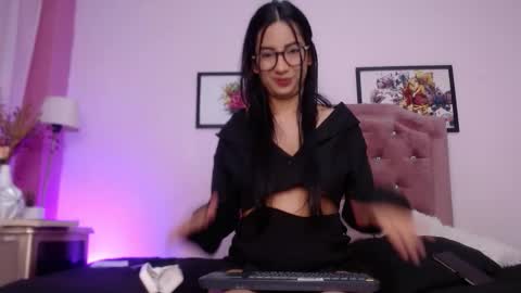 Gretel  online show from February 12, 2026, 3:23 am