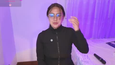 Jenny online show from April 17, 2026, 12:46 am