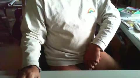 Snapshot of greyhounddog chatting on May 21, 2026, 8:43 am greyhounddog online show from May 21, 2026, 8:43 am