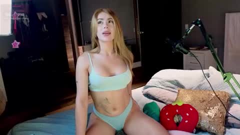 Greyslopez online show from March 3, 2026, 1:23 am