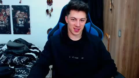 griego01 online show from December 9, 2024, 1:07 am