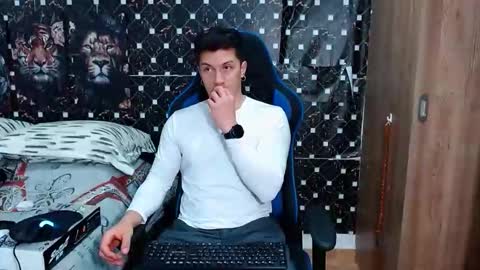 Snapshot of griego01 chatting on February 27, 2026, 6:24 am griego01 online show from February 27, 2026, 6:24 am