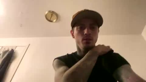 Snapshot of groves_luke chatting on August 3, 2026, 2:21 am groves_luke online show from August 3, 2026, 2:21 am