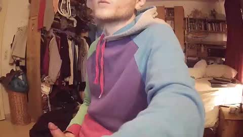 gruendamien online show from December 19, 2025, 3:52 pm