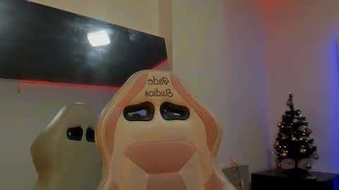 Snapshot of grupojade chatting on December 15, 2025, 7:51 pm grupojade online show from December 15, 2025, 7:51 pm