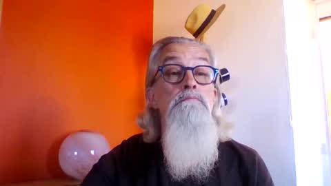 Grybear online show from October 5, 2025, 12:03 pm