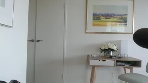 gstring_aussie_phil online show from February 18, 2026, 3:24 am