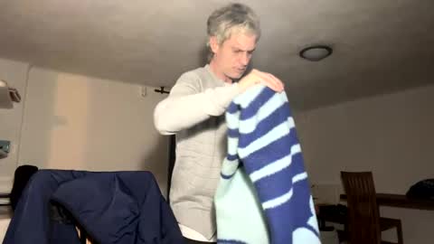 guardiannif_ online show from February 6, 2025, 10:00 pm