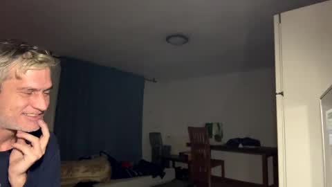 guardiannif_ online show from February 9, 2025, 8:13 pm