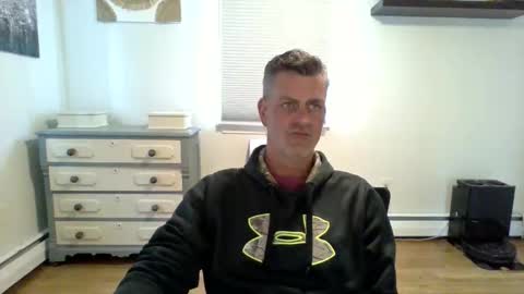 gudguy2025 online show from April 20, 2026, 6:09 pm