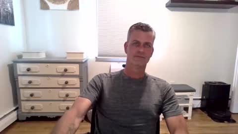 gudguy2025 online show from May 18, 2026, 4:13 pm