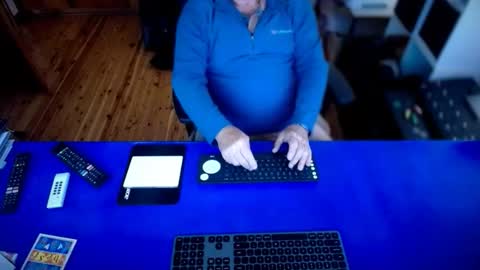 guesswhatigot2 online show from October 29, 2025, 6:48 am