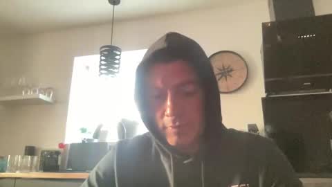 guil0 online show from September 10, 2025, 9:42 am