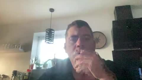 guil0 online show from October 15, 2025, 10:04 am