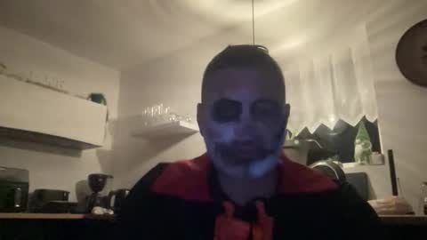 guil0 online show from November 1, 2025, 7:21 am