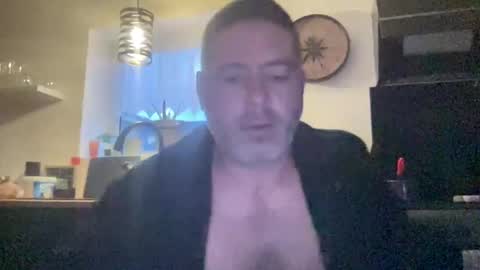 guil0 online show from November 7, 2025, 10:26 am