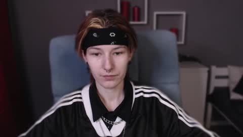 guitarandangell online show from January 19, 2026, 10:19 am