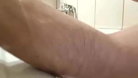 Snapshot of gunwo80 chatting on March 9, 2025, 10:41 am gunwo80 online show from March 9, 2025, 10:41 am