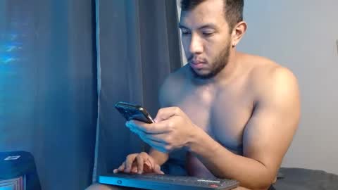 Snapshot of gurushake chatting on January 9, 2026, 3:31 am holl latino online show from January 9, 2026, 3:31 am