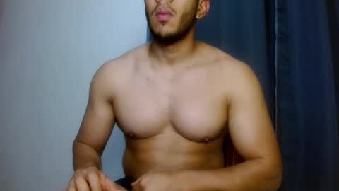 Snapshot of gurushake chatting on February 1, 2026, 10:19 pm holl latino online show from February 1, 2026, 10:19 pm