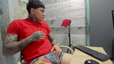 Snapshot of gury_tattoo chatting on May 9, 2026, 12:32 pm Gury online show from May 9, 2026, 12:32 pm
